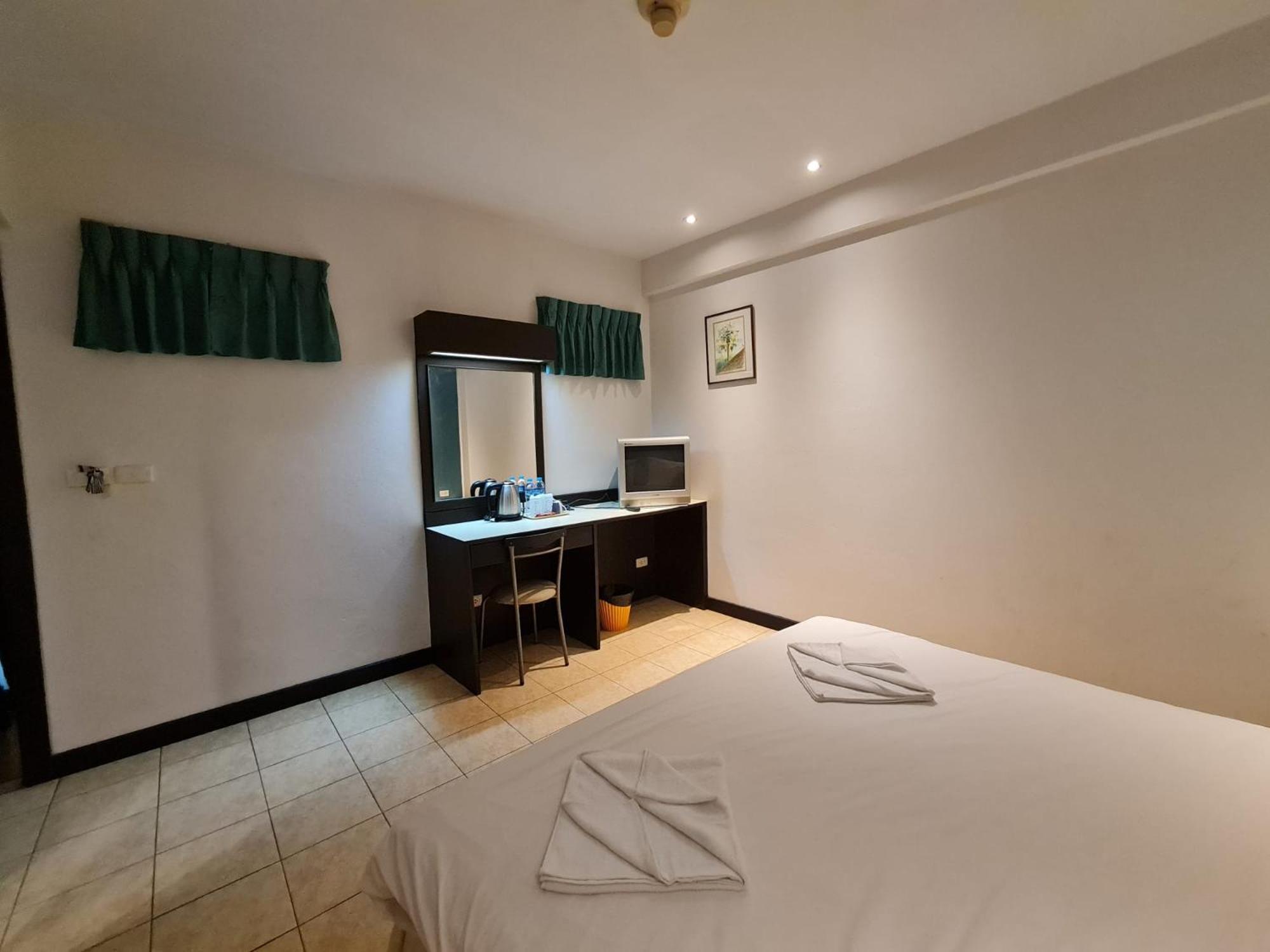 Desa Phuket Hotel Ngoại thất bức ảnh